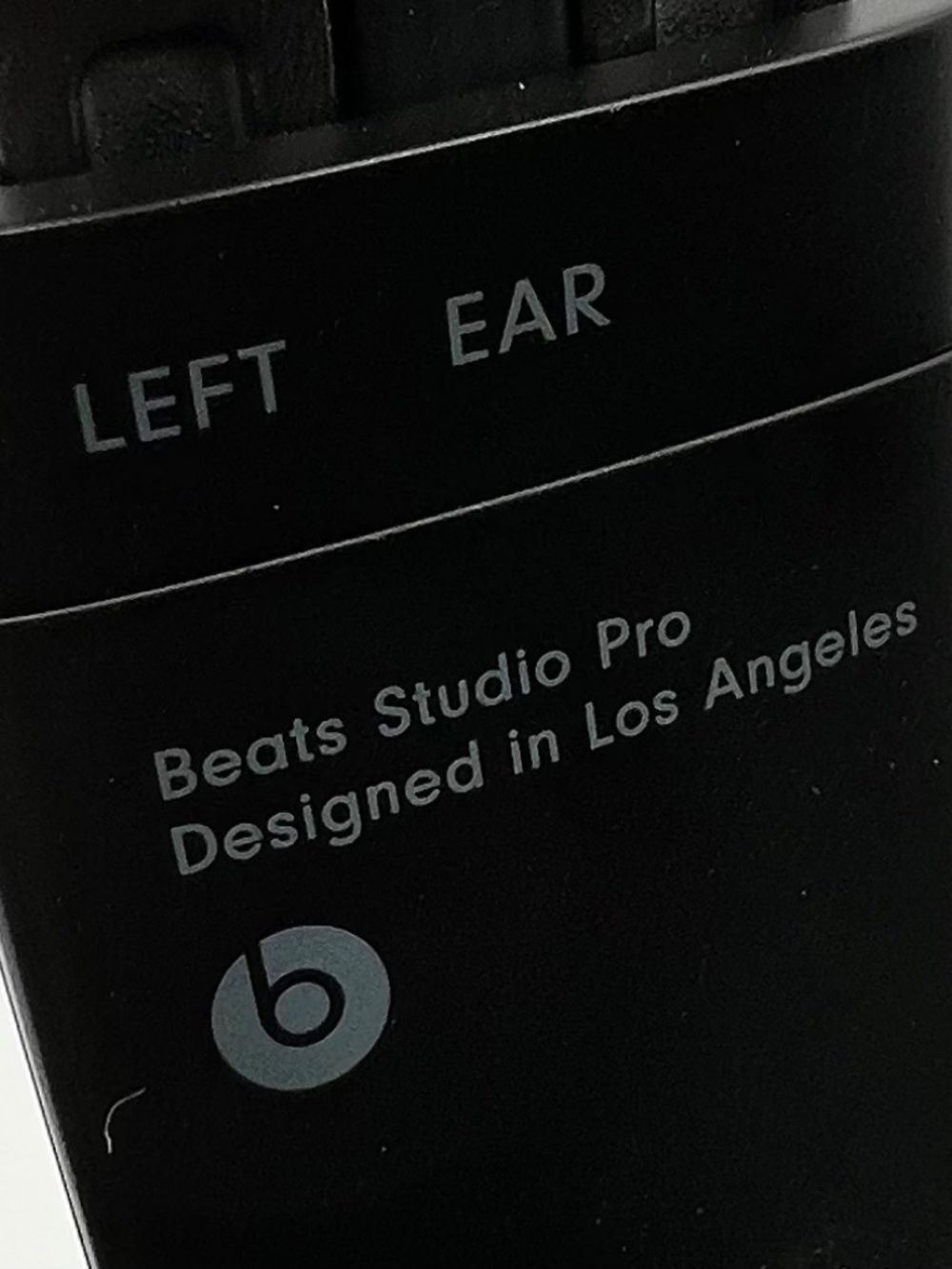 Beats by Dre Studio Pro - Picture 9 of 11